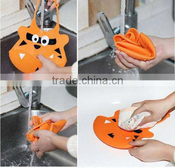 2013 Perfect design food grade silicone baby apron bib