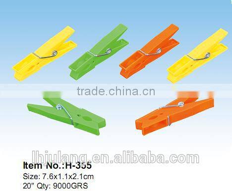 Plastic clothes Pegs