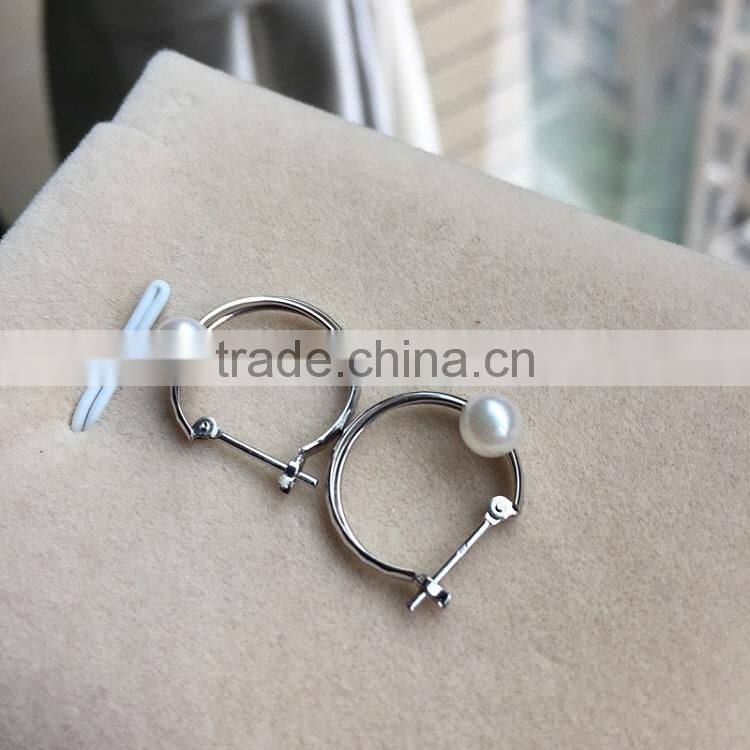 5.5-6 mm Akoya pearl earring