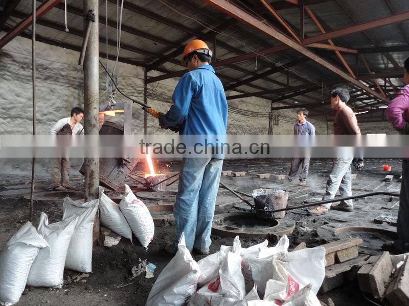 Round ductile iron manhole cover