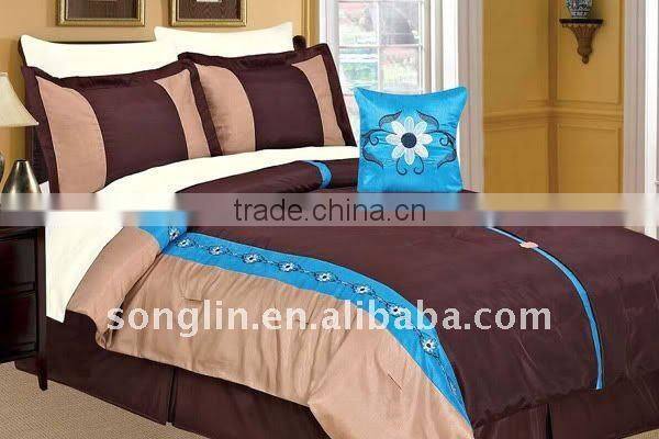 7Pcs Embroideried Comforter Set