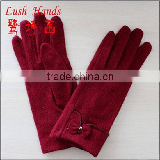 fashion red woolen gloves for women
