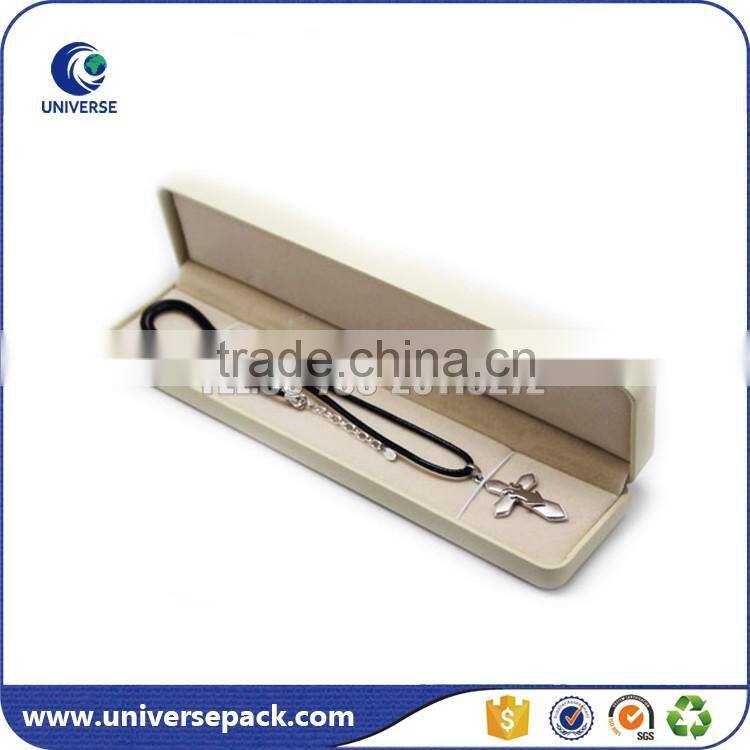 Square shaped red color custom velvet jewelry boxes wholesale