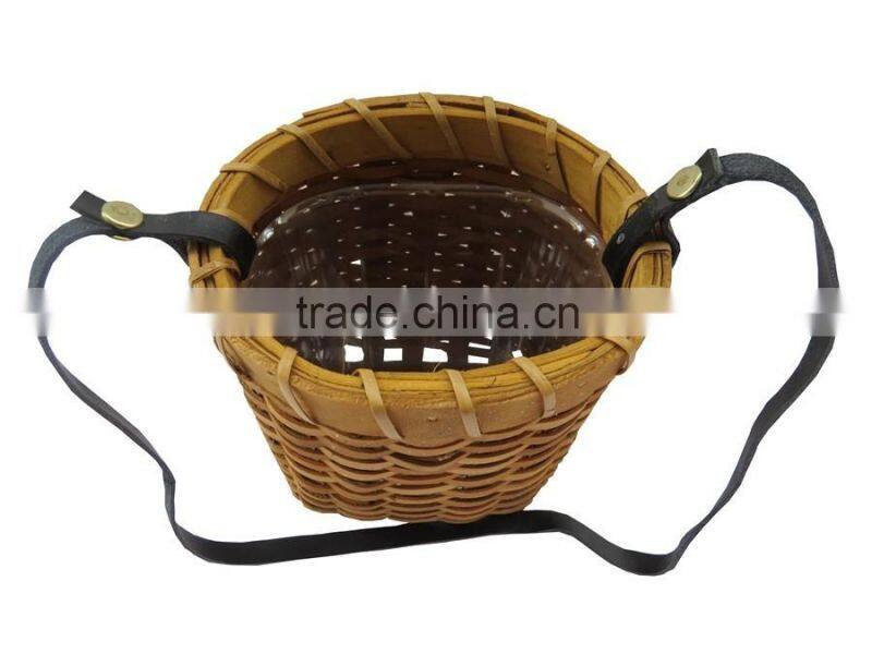 Hanging wooden basket for flower
