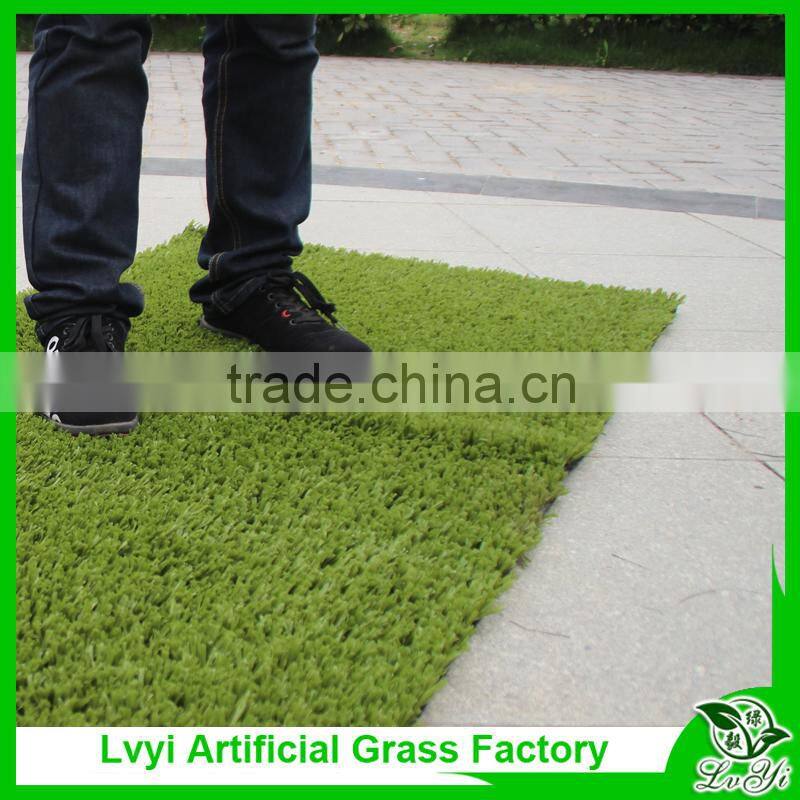 Synthetic lawns of artificial turf with artificial grass
