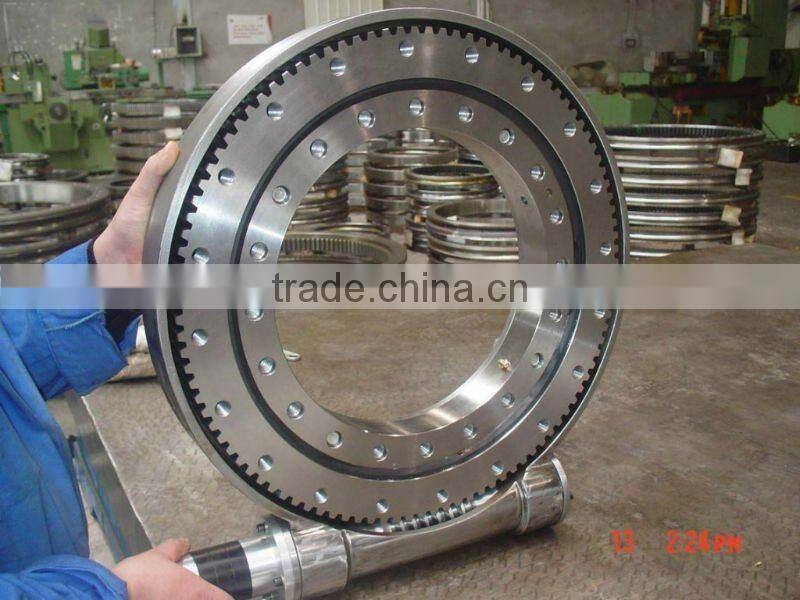 Slewing drive for solar panel