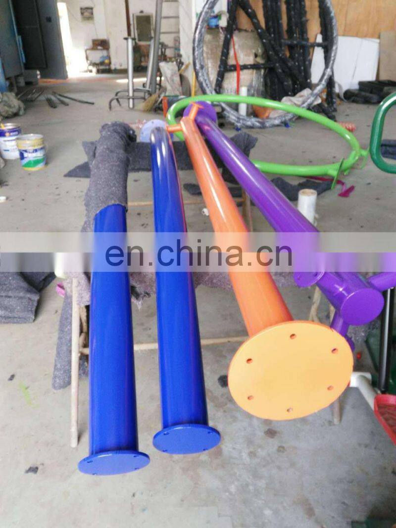 enjoy splashing with splash pad with showering palm trees and flowers