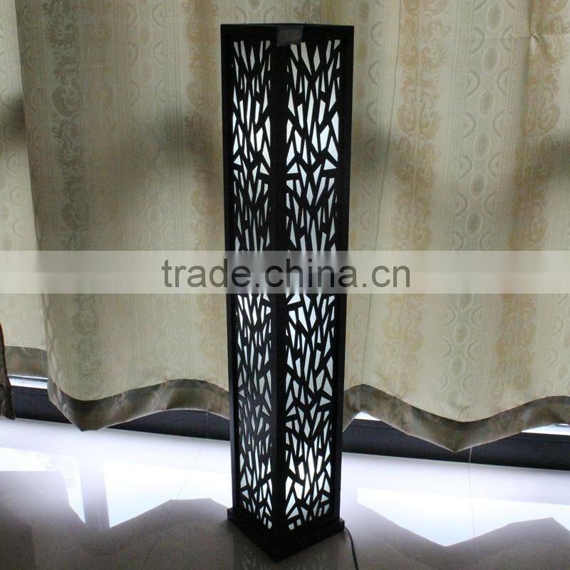 2016 Floor Standing Lamp, Wooden LED Tripod Floor Lamp in Brown Color