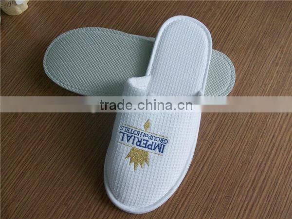 Custom hotel slipper, indoor soft disposable slipper with a variety of color.