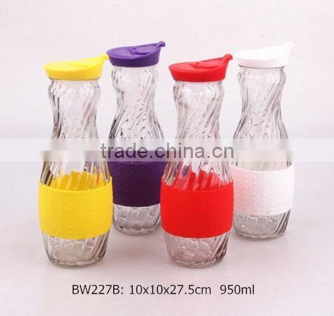 clear round glass juice jar with plastic lid and silicon wrap