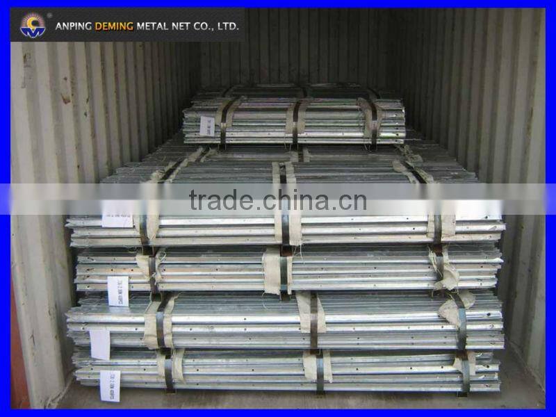 Farm fencing T bar post