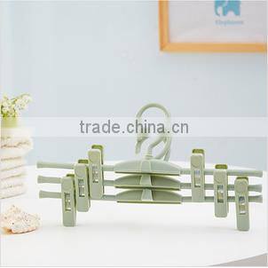 Wholesale Stock Small Order Rotatable With Clip Plastic Clothes Hanger