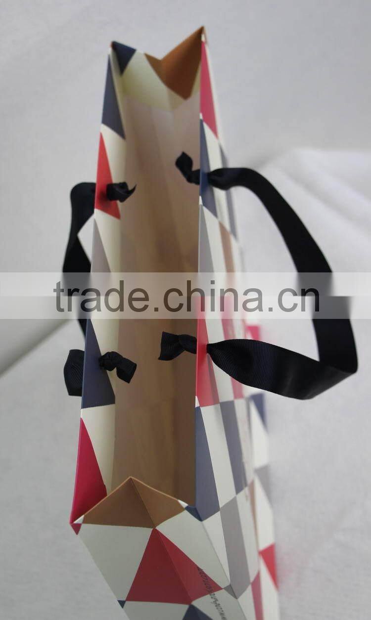 Wholesale Cheap hot sale shopping paper bag for cosmetics shop