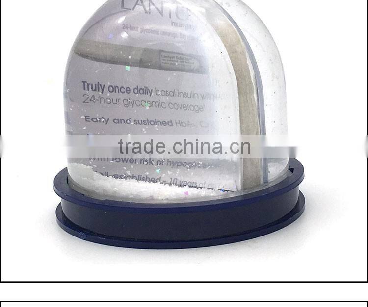 Put Photo in 6*6cm Acrylic Mini Snow Ball