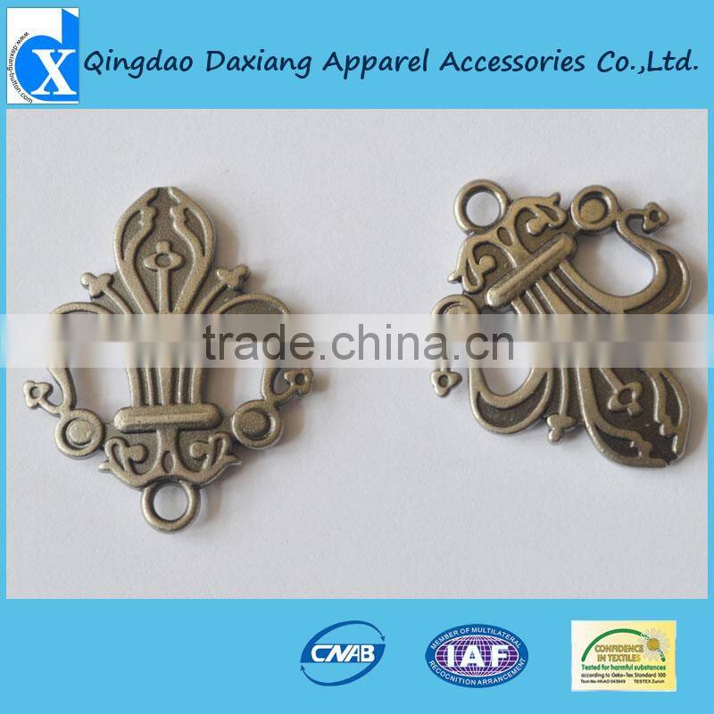 custom pin metal badges
