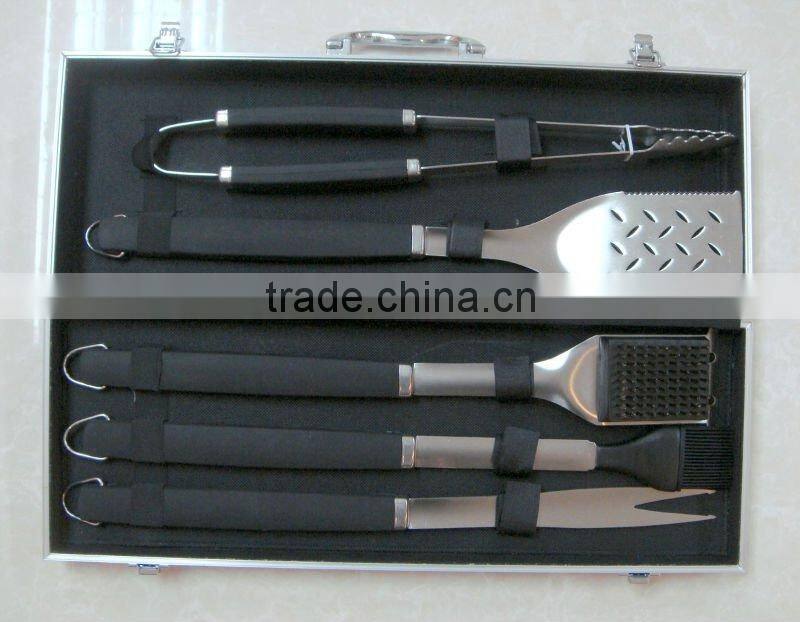 Set of 5pcs bbq w. Aluminium box
