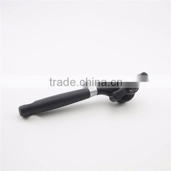 Side cut durable heavy duty can opener