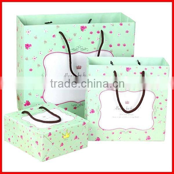 Hot Delicate Printing Gift Card Paper Bag Packing Wholesale
