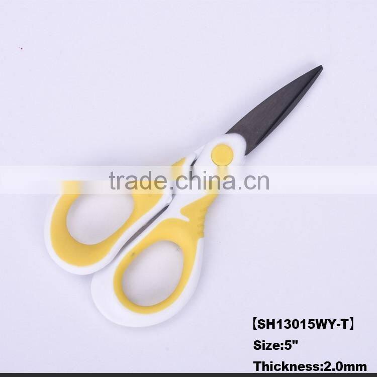 SH13015WY-T-2016 New design professional 5"coated black titanium blade houeshold scissors with soft touch handle