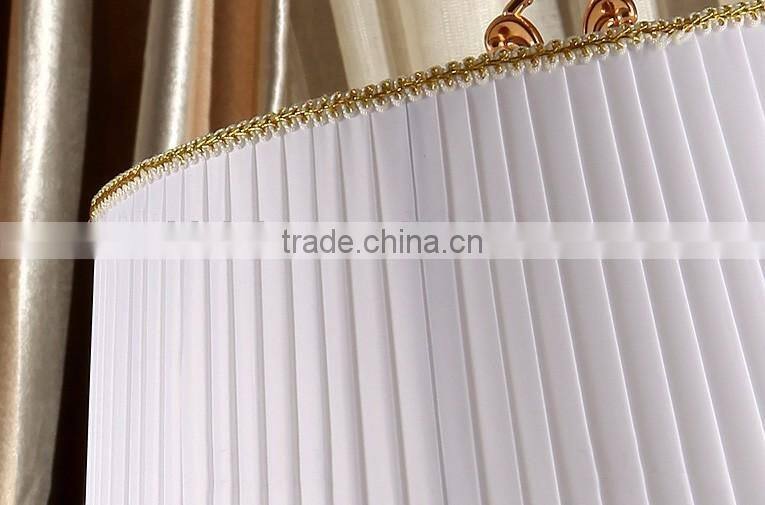 Concise design white fabric lampshade four heads crystal table lamp