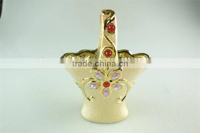 electroplated gold ceramic flower basket with pearl decoration, hanging ceramic flower pot wholesale