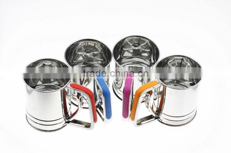41053 Fashional cake baking tools hand operated plastic Flour Sifter