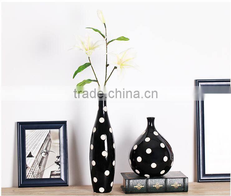 Factory cheap black and white ceramic small modern vase for home decor