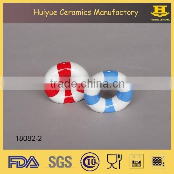 Ceramic condiment bottle set, christmas salt and pepper shaker set