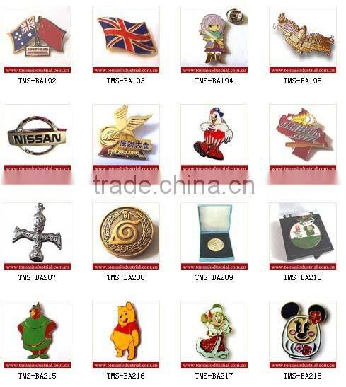 High quality 3D Eagle Stamping Antique Gold Brass Badge