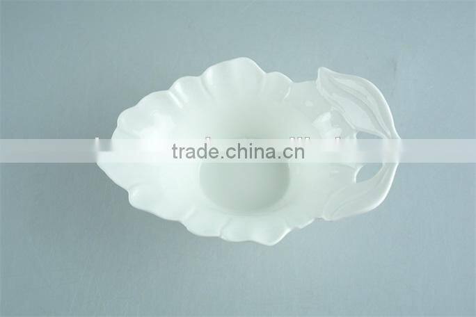fashion small white porcelain leaf-shaped dish