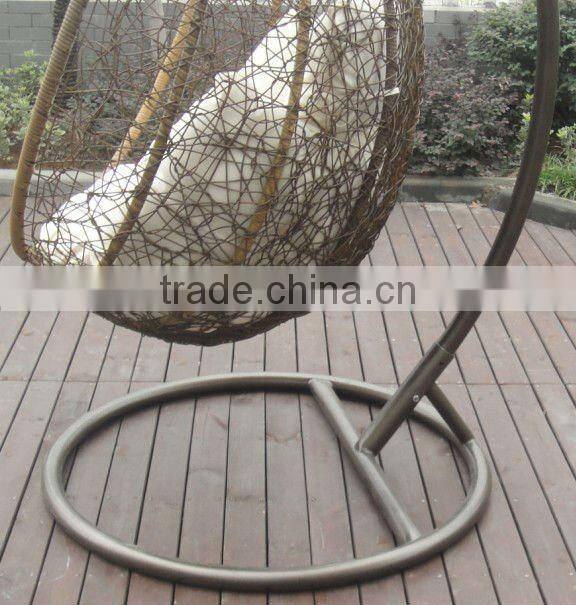 Rattan hanging egg chair