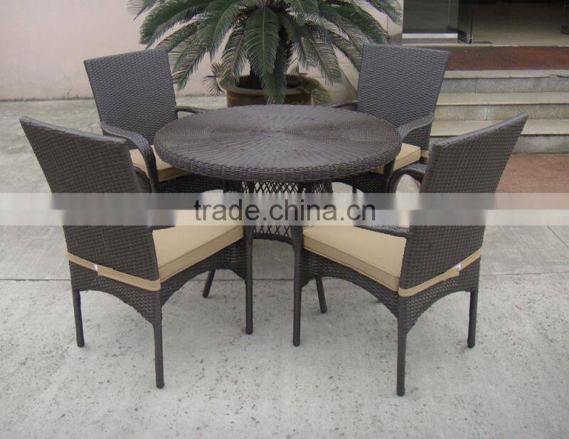 4 Seat Perfect Round Garden Dining Set Outdoor Table