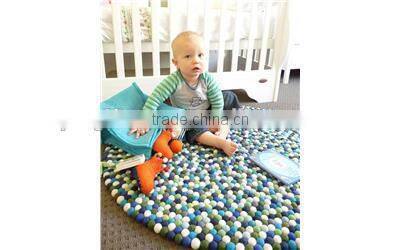 2017 hot new products wholesale alibaba china supplier eco-friendly baby floor mat nepal wool felt ball rug made in china