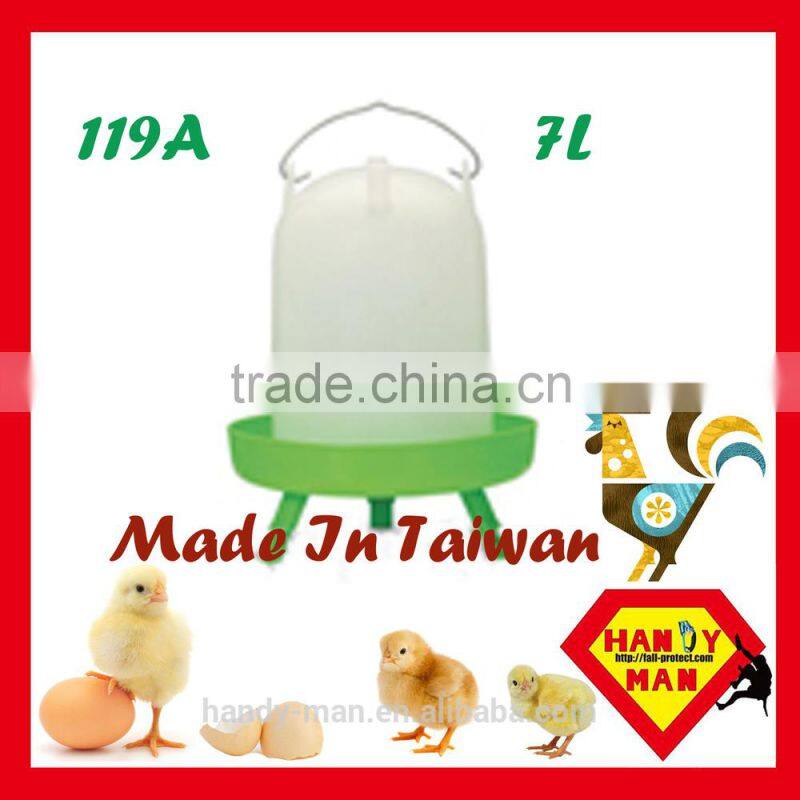 Durable Sleeve Type For Chicken Drinker 7L With 3 Legs Poultry Drinker
