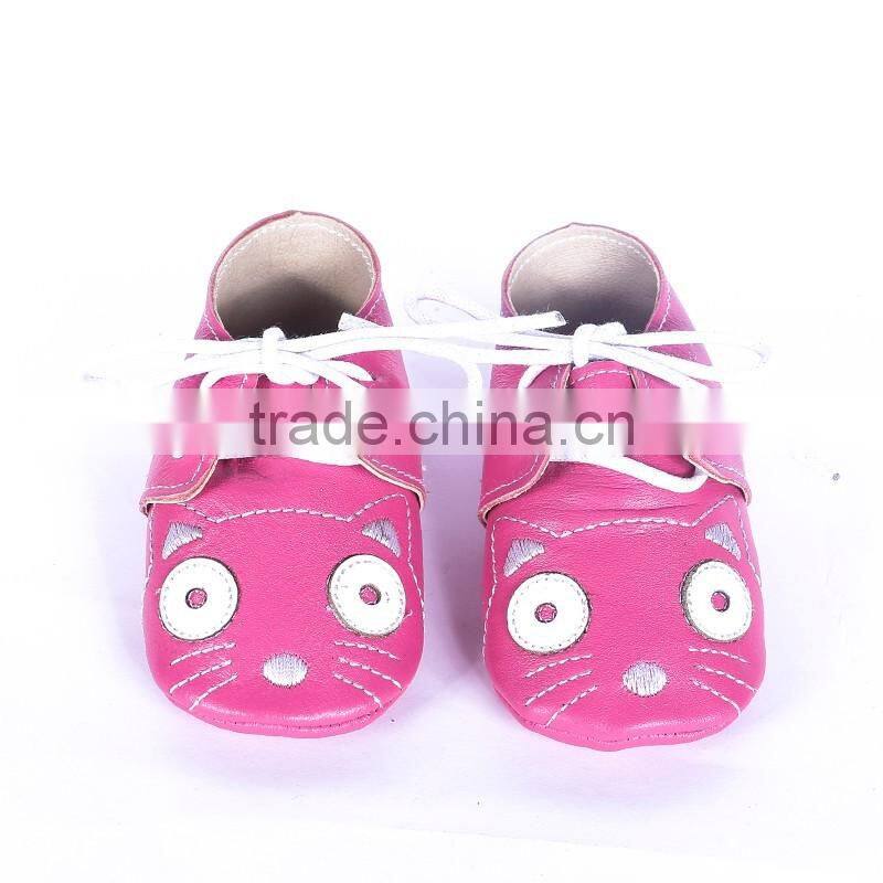 Cute cat design leather baby moccasin