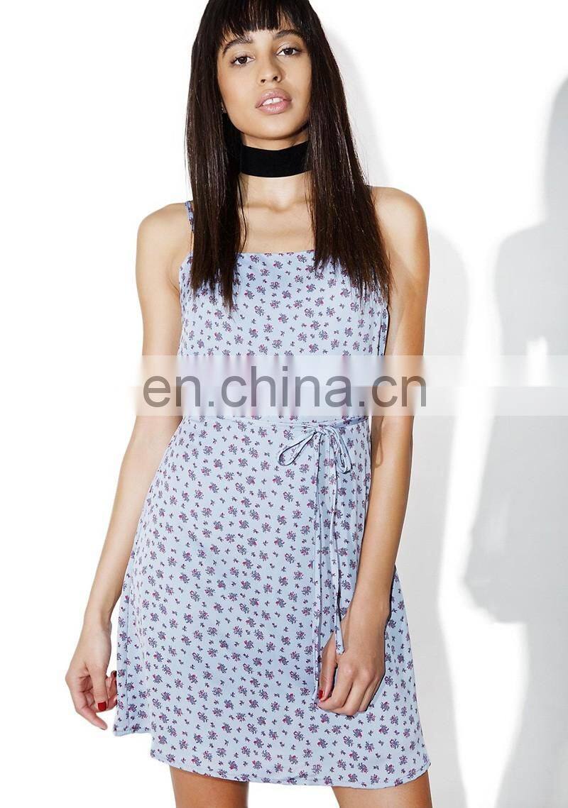 China Wholesale Woman Clothing Dress with a Floral Print All Over