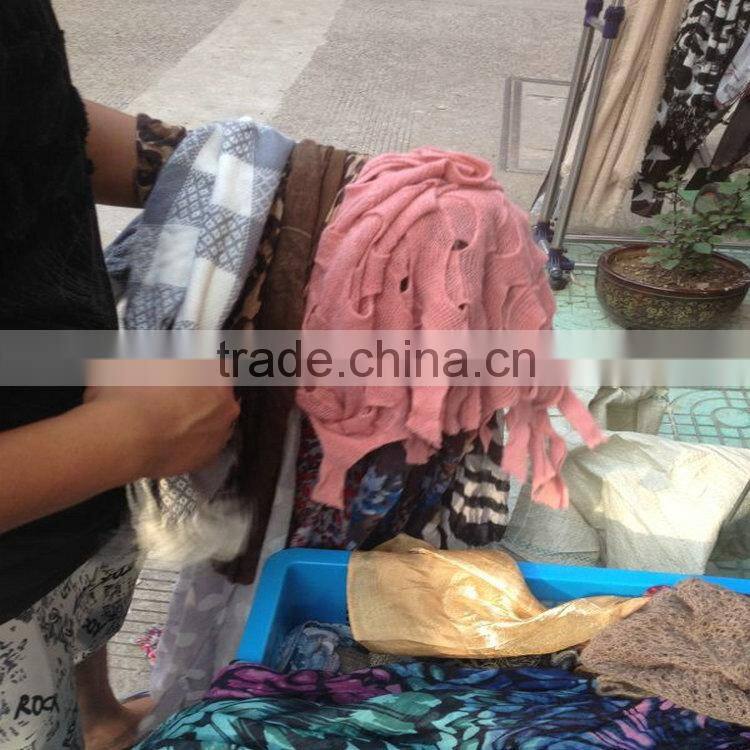 0.58USD New Material Wholesale Assorted Cheap Stock Newest Fashional Beautiful Lady Silk And Jacquard Printed Scarf ( XSH001 )