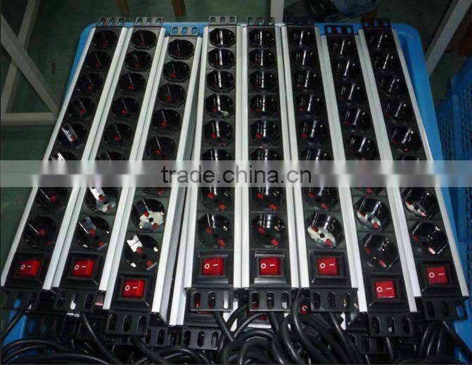 19" 1.0U 8 WAY UK TYPE WITH POWER INDICATOR LIGHT