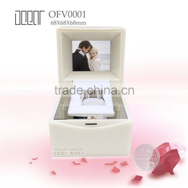 stock packaging use box for jewellery