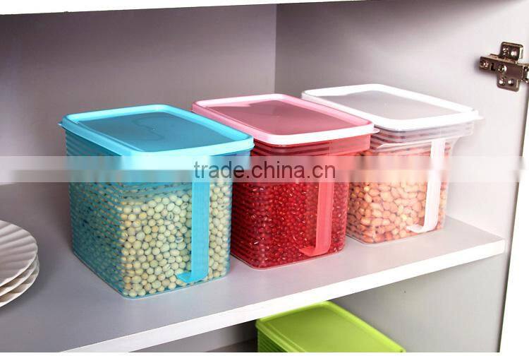 Sealed storage box in refrigerator with handle --green