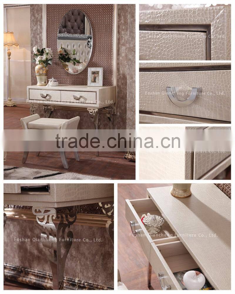 Italian furnituredressing table with stool for dressing room