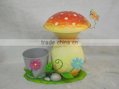 Hot selling metal mushroom decoration with flowers