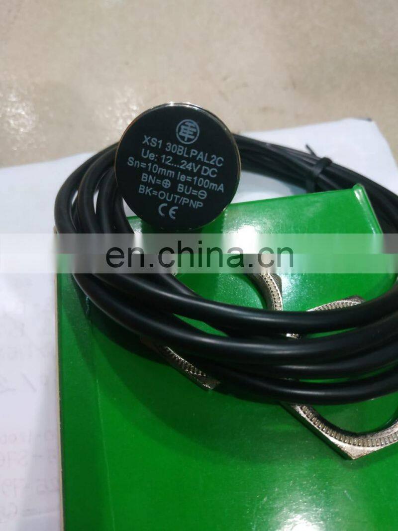 XS130BLPAL2C Inductive proximity switch