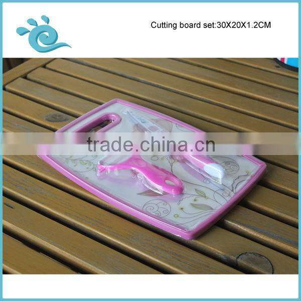 Set of 3pcs plastic Kitchen help set with Cutting board peeler and knife