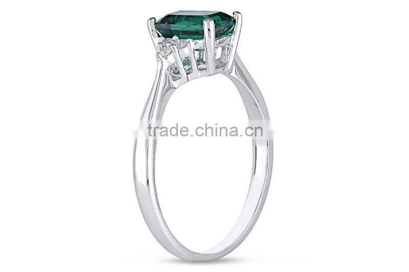 Exquisite sterling silver natural emerald ring