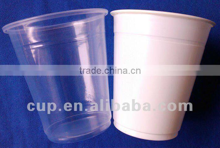 disposable tea cups and saucers