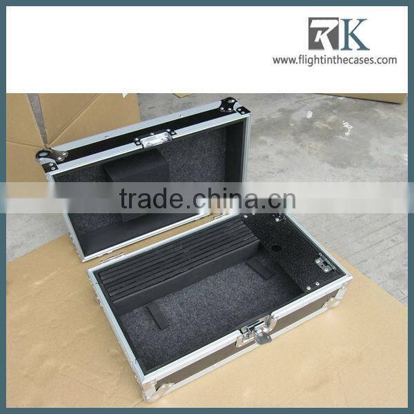 DJ mixer case for dj in a practical set with dynamic microphone in China factory