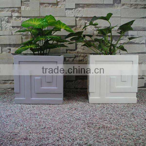 Maze Modern Resin Garden Decoration