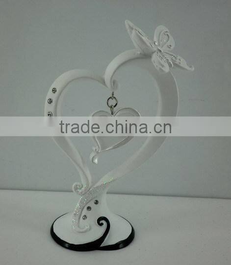 wedding decoration butterfly with heart cake stand