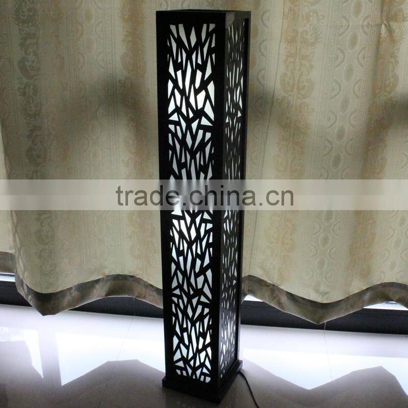 2016 Floor Standing Lamp, Wooden LED Tripod Floor Lamp in Brown Color